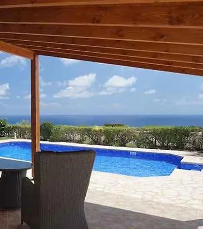 וילה Unforgettable Family Escape - Cliffside With Panoramic Sea Views And Kid-friendly Private Pool