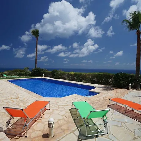 Cliffside With Panoramic Sea Views & Heated Pool Option Willa *